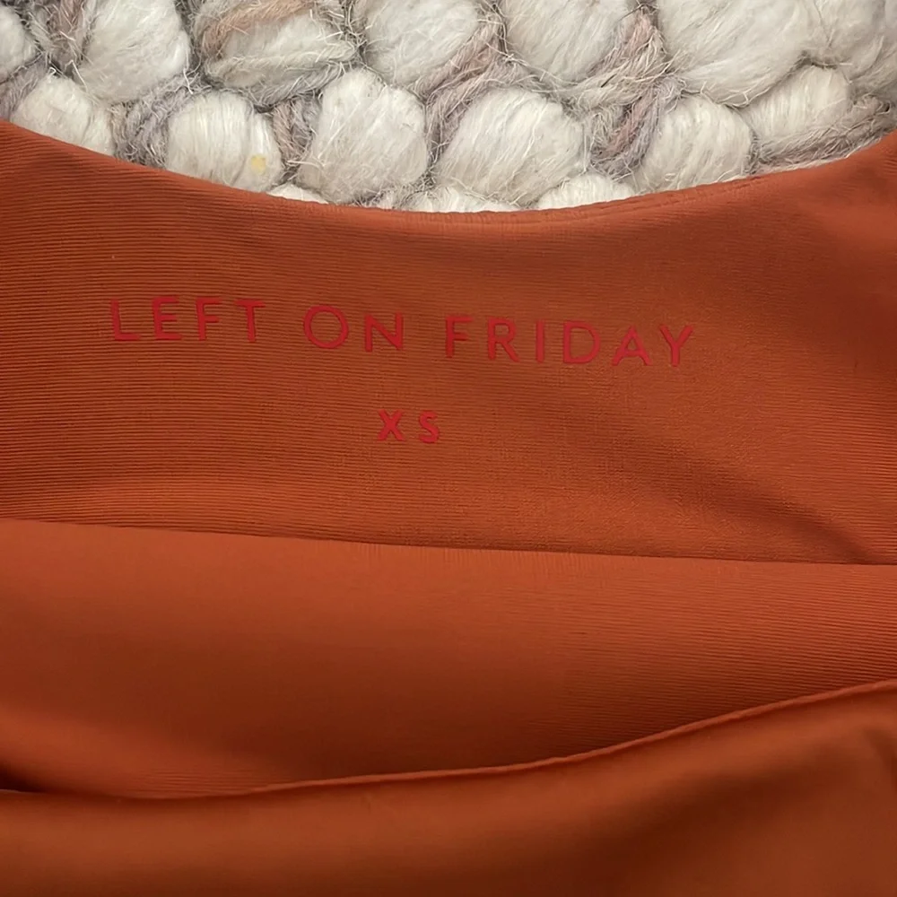 Left On Friday Double Scoop Top - Picture 6 of 9